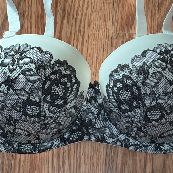 Torrid Push -Up convertible Bra, black white 36DD - Picture 2 of 6